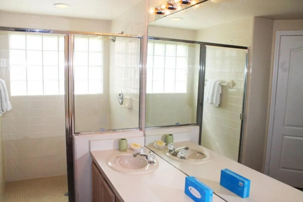 Ventura Place Country Club Home Orlando